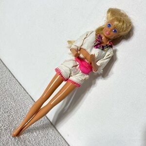 Vintage 1991 Mattel Inc Rollerblade Twist & Turn Barbie Fashion Doll